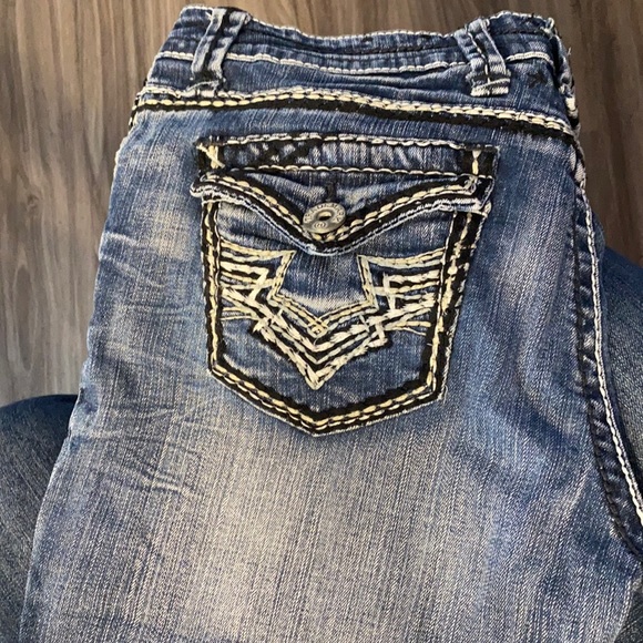 Trademark H capris - Picture 1 of 2